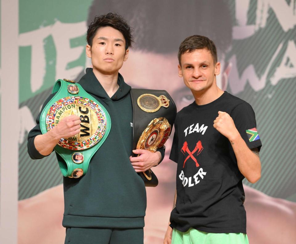 　対戦を前に気合を見せる寺地（左）と挑戦者のブトラー