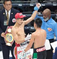 　判定でアルヒ・コルテス（右）に勝利した中谷潤人（撮影・吉澤敬太）