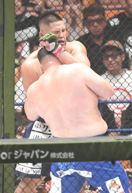 元幕内貴源治こと貴賢神、ＭＭＡデビュー３連敗　１Ｒ圧倒も急失速、２Ｒ終盤ボコボコでレフェリーストップに呆然