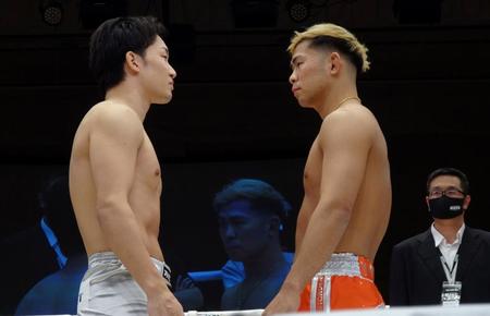 　「ＦＩＧＨＴ　ＣＬＵＢ」公開計量に臨んだ朝倉未来（左）とＹＡ－ＭＡＮ