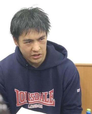 　試合後に思いを明かす赤井英五郎