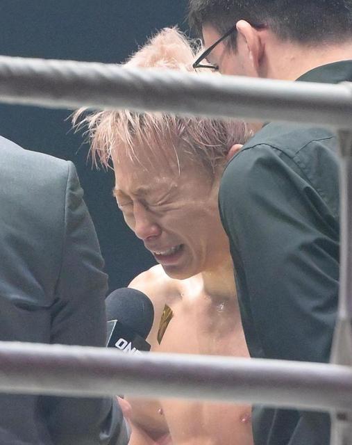 死闘惜敗の武尊が号泣 被災地を想い「絶対勝って、世界一証明して