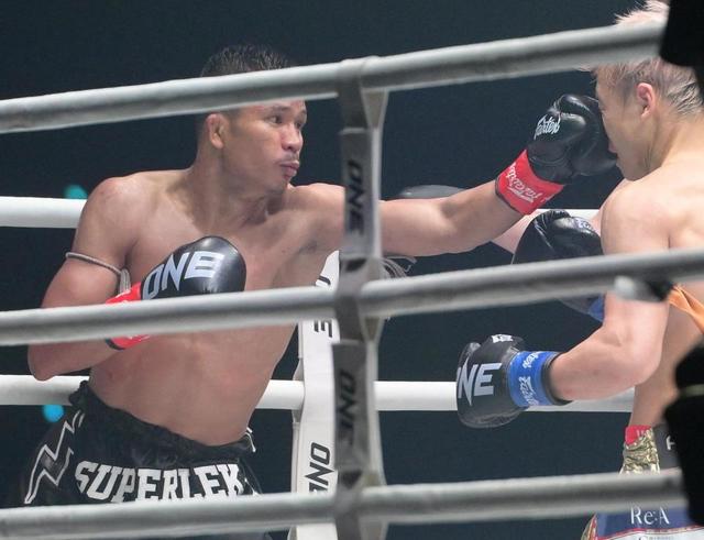 武尊のボディーは効いた 王者スーパーレックが告白「本当に倒れると 