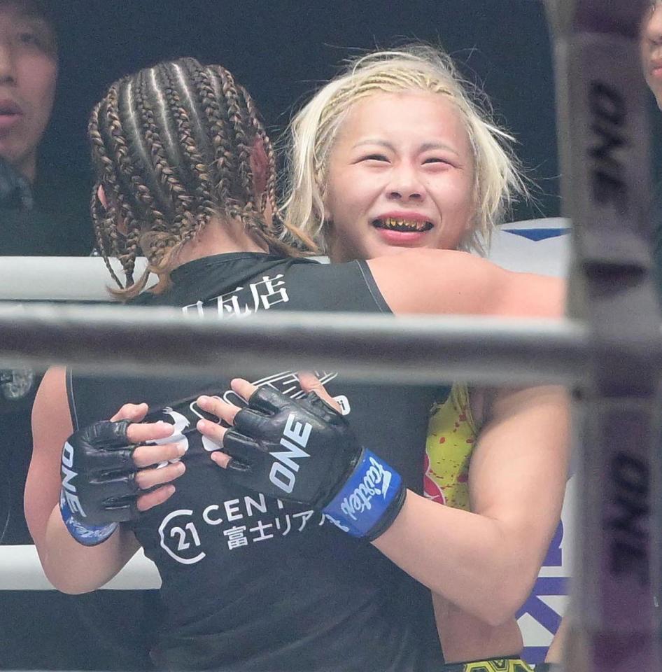 美女格闘家　ハプニング 日本人対決制した三浦彩佳が号泣“禁断マッチ”の触れ込みに「煽られるのが本当に悔しい。格闘技のチャンピオンになりたくてやってる」/ファイト/デイリースポーツ  online