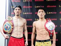 　計量を終えた井上浩樹（左）と永田大士