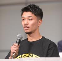 　アレハンドロ・サンティアゴ戦に向けて抱負を語る中谷潤人（撮影・堀内翔）