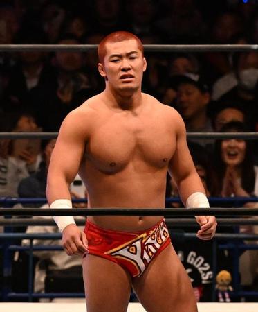 　ヒートストーム色に染めた丸刈り頭で登場した上村優也