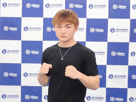 プロデビューが決まった吉良大弥＝東京・目黒の志成ジム