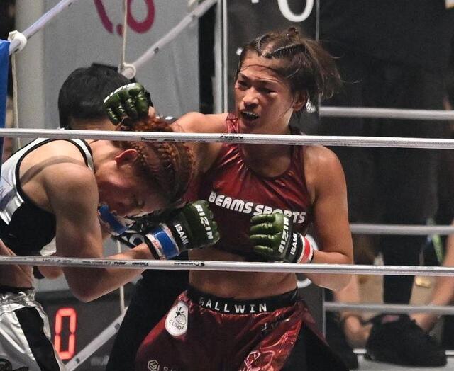 ツヨカワクイーン”RENAが圧巻TKO勝ち モデル級美女戦士を鬼神の