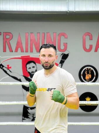 　海人と対戦するダビッド・キリア　ⒸＳＨＯＯＴ　ＢＯＸＩＮＧ