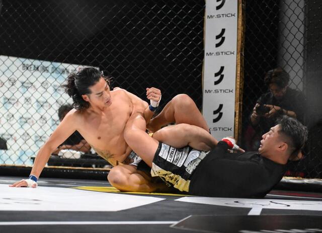 ＢＤ因縁戦は衝撃の結末　素手ＭＭＡ戦