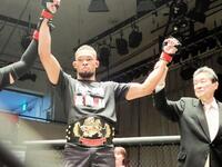 　環太平洋ライト級王者となったエフェヴィガ雄志