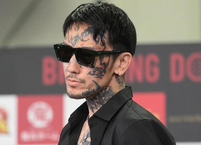 瓜田純士 45歳の誕生日に妻との2ショ公開「過去と決別して這い上が