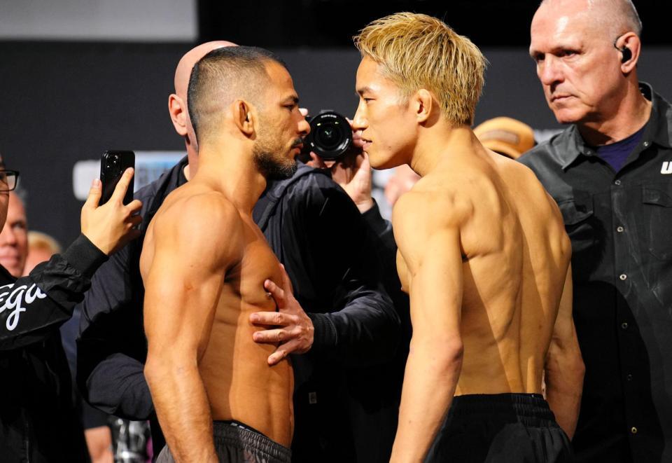 　試合前日、にらみ合う朝倉海（右）とアレシャンドレ・パントージャ　©　Ｚｕｆｆａ　ＬＬＣ／ＵＦＣ＝６日