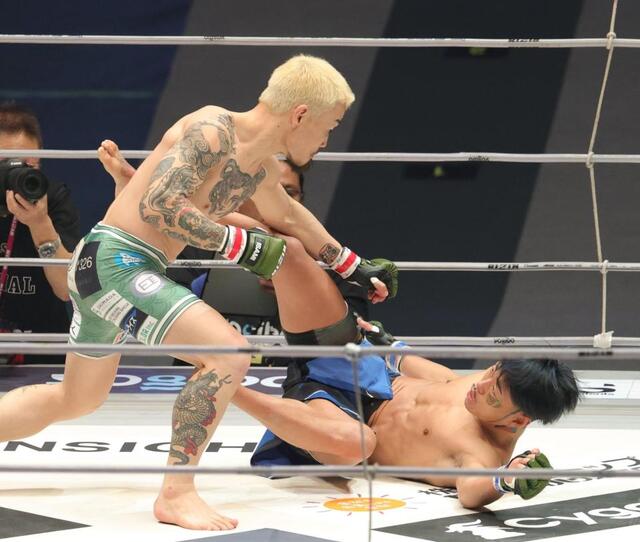 芦澤竜誠がまさかの54秒殺KO負け 福田龍彌の左拳被弾で一撃ダウン