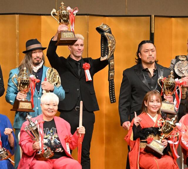 辻陽太 UAコーチ トラックジャケット Mサイズ 盗め 新日本プロレス
