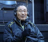 　笑顔で解説をする天龍源一郎