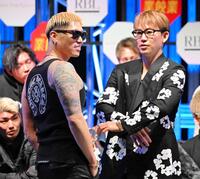 　存在感を見せる傾奇者（左）と萩原裕介