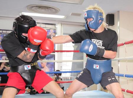 報道陣どよめきも…那須川天心が本気の白熱スパー&追い込み披露「公開でも本気、リアル見せるのがテーマ」24日に前世界王者と激突「IQで負けない」