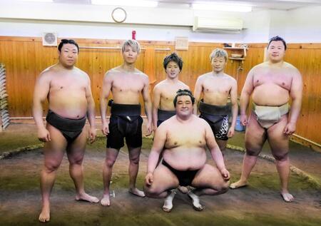 　（左から）若隆元、白鳥大珠、那須川龍心、荒篤山、ＧＵＭＰ、大青山