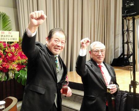 　ＩＧＦ新社長の猪木啓介氏（右）の就任パーティーに出席した藤波辰爾