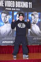 　ポーズをきめる那須川天心（撮影・金田祐二）