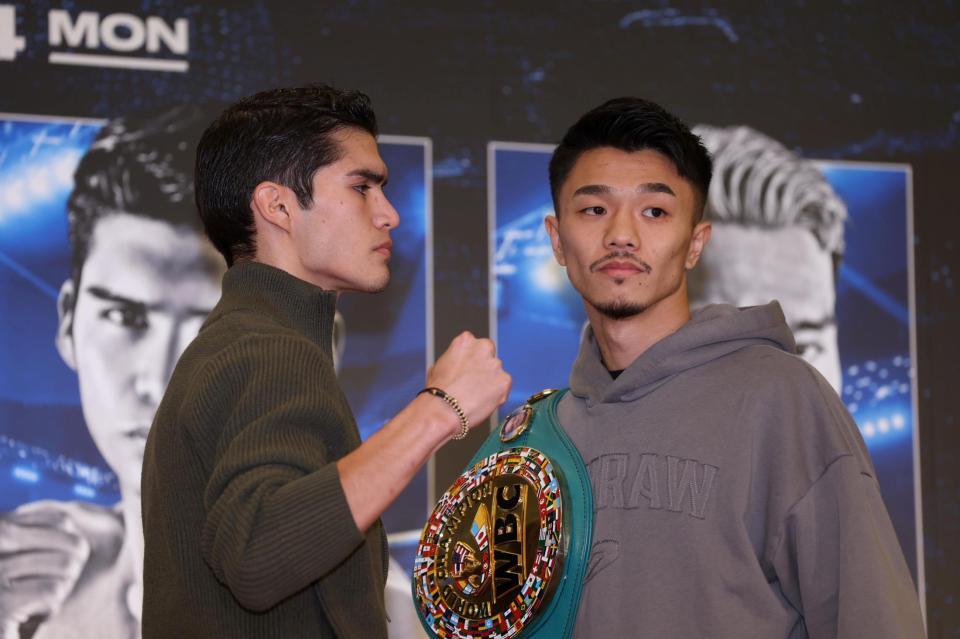 　闘志を燃やす中谷潤人とダビド・クエジャル（撮影・金田祐二）