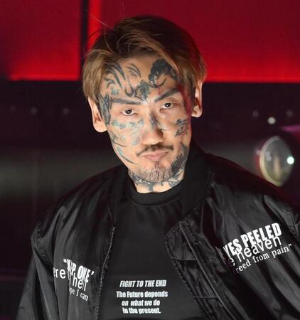 　入場する瓜田純士（撮影・堀内翔）