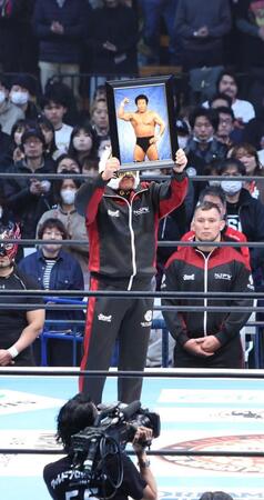 　グラン浜田さん、西村修さんの追悼セレモニー