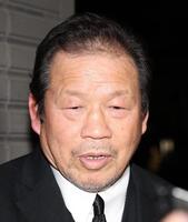 　西村修さんとの思い出を話す藤波辰爾（撮影・佐々木彰尚）