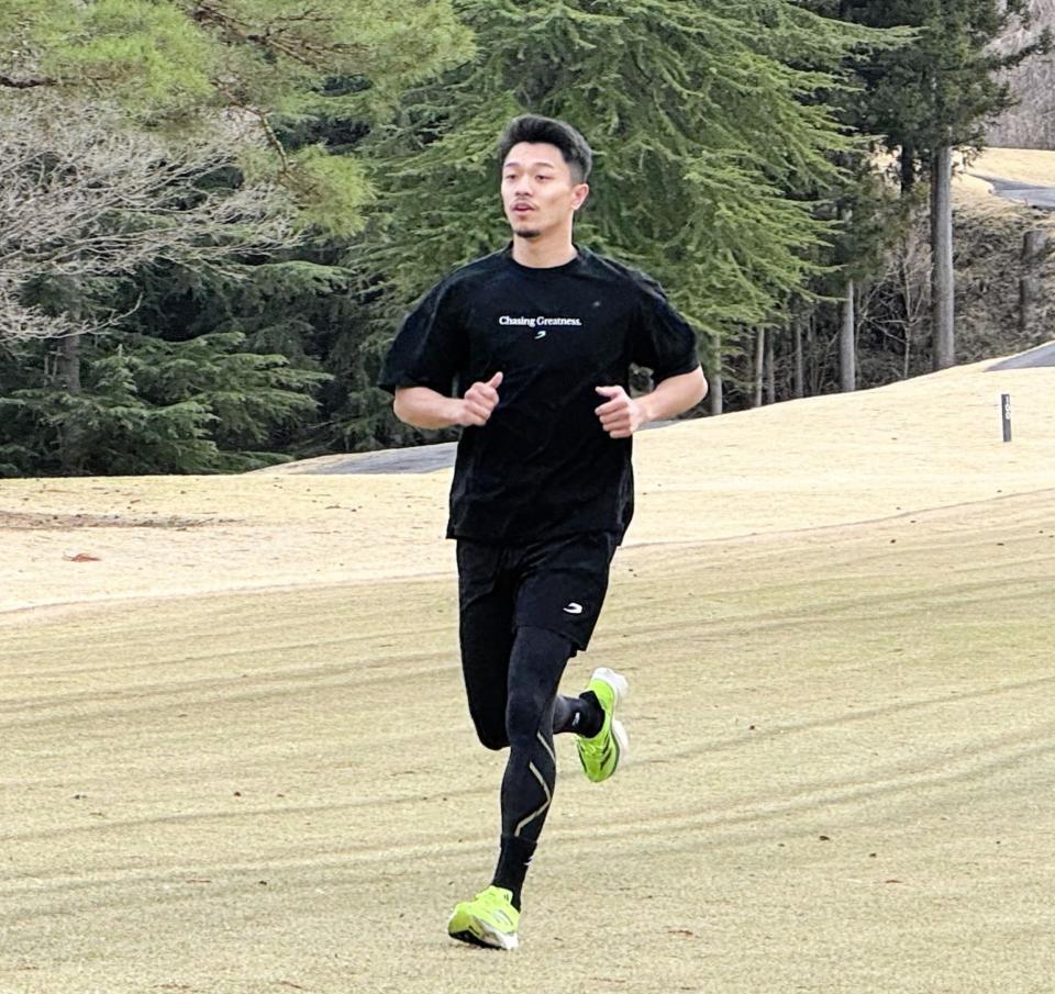 　強化合宿を行っているゴルフ場でトレーニングを公開した中谷潤人