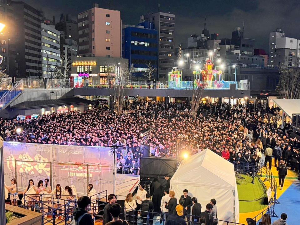 　朝倉未来の対戦相手発表会見に詰めかけた観覧客