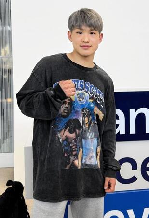 　米ニューヨークでのプロデビュー戦に向けて出発する堤麗斗