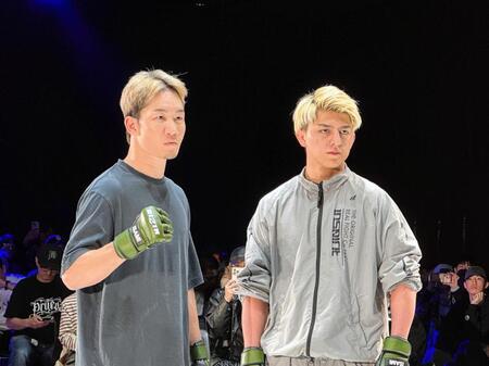 　５・４ＲＩＺＩＮ男祭りに向けた合同公開練習に出席した朝倉未来（左）と鈴木千裕