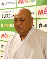 　盟友だったハヤブサの復活を見届け、涙を浮かべる新崎人生