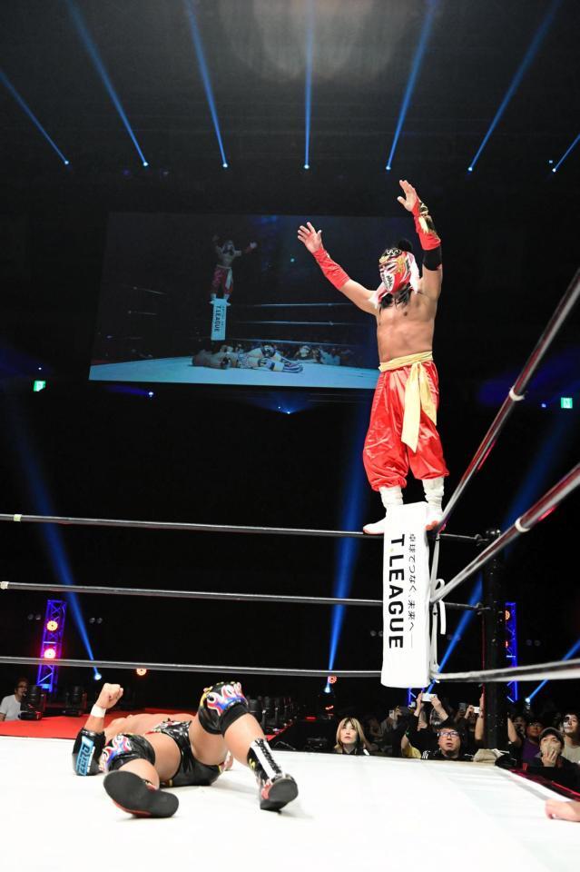 　ファイアーバード・スプラッシュを繰り出す新生ハヤブサ