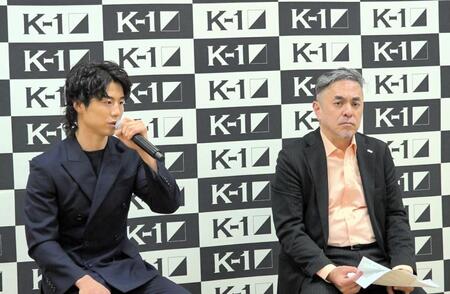 　会見に出席した金子晃大（左）と宮田プロデューサー