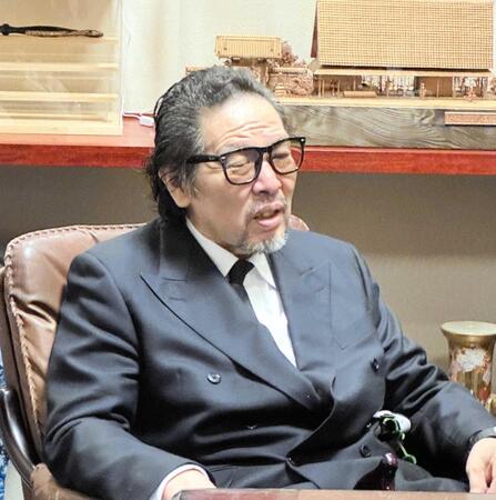 　新間寿さんの通夜に参列した佐山聡