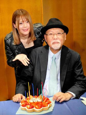 　マリーゴールドに入団した岩谷麻優とロッシー小川代表