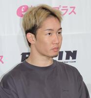 　会見する朝倉未来（撮影・吉澤敬太）