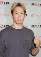 　拳を握る朝倉未来（撮影・吉澤敬太）