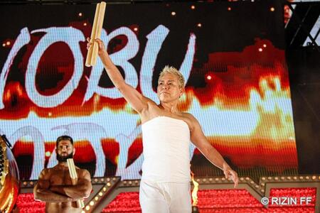 　オープニングに登場した神取忍ⓒＲＩＺＩＮ　ＦＦ