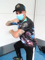 　マスク姿で来日したＷＢＡスーパーフライ級王者のフェルナンド・マルティネス