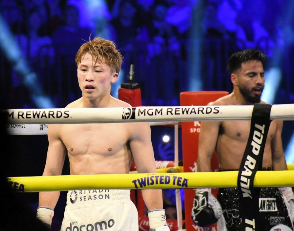 　カルデナス（右）と激闘を繰り広げた井上尚弥