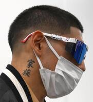 　フェルナンド・マルティネスに入れられた「家族」のタトゥー（撮影・堀内翔）