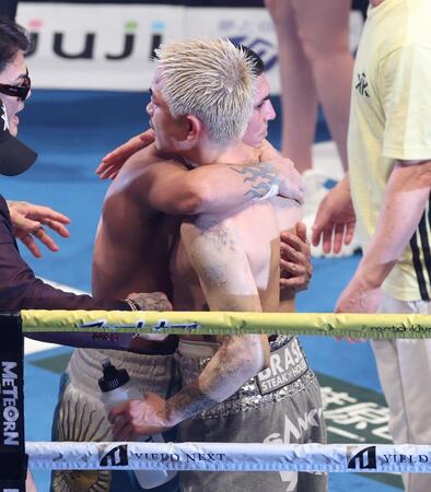 井岡を返り討ちの王者マルティネス ダウン喫し「判定は不安だった」も胸張る「いい仕事をした」