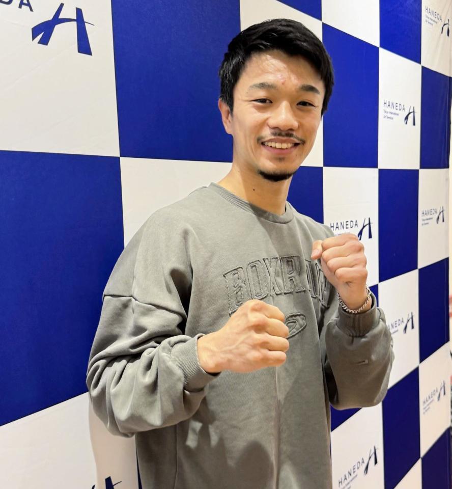 　１カ月間のロサンゼルス合宿を終えて帰国した中谷潤人＝羽田空港