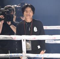 　亀田和毅の試合前にリングに登場した島田紳助氏（撮影・西田忠信）