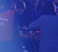 　ペドロ・タドゥランに敗れ、担架で退場する重岡銀次朗（撮影・西田忠信）