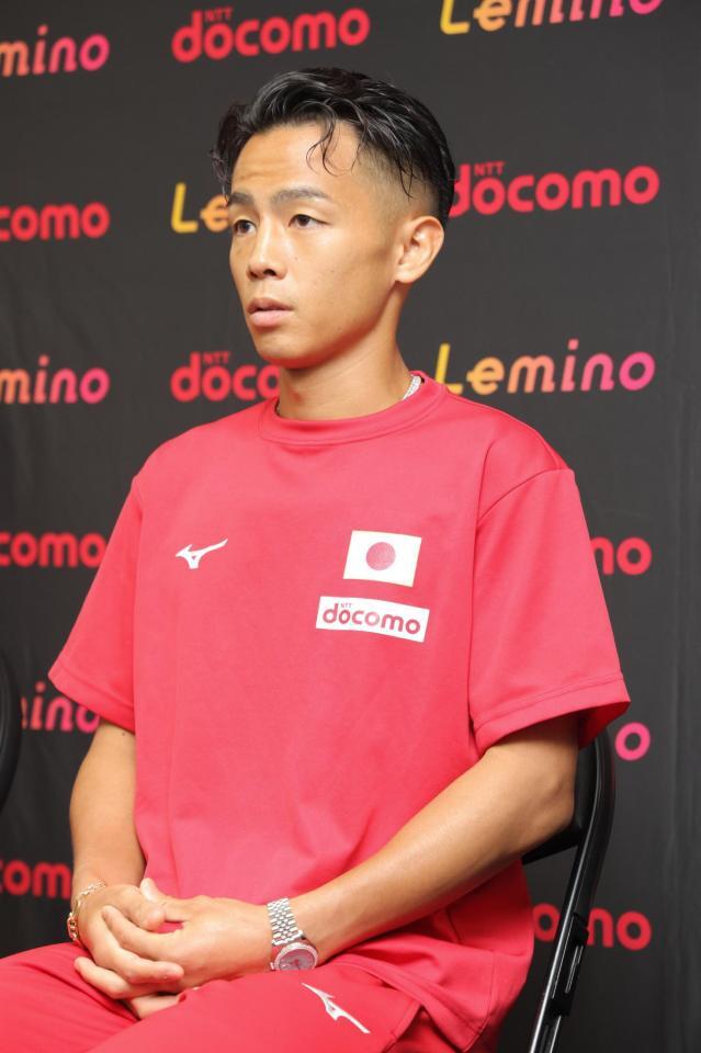 　一夜明け会見する武居由樹